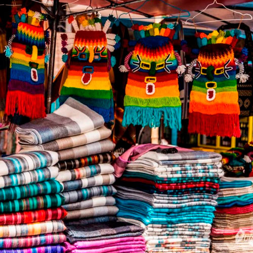 plaza-ponchos